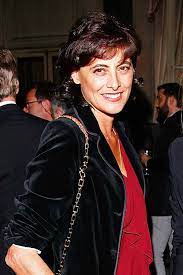 That's what makes effortless chic so chic.more:fashion icons over 50steal ines de la fressange's french chic. Franzosische Mode Muse Madame Lassig Ines De La Fressange Cosmopolitan