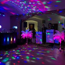Alcatech unterstützt dich auf deiner hochzeit in jeder hinsicht so, wie du es wünschst: 8 Hochzeitlocation Ideen Hochzeits Dj Dj Partys