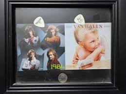 48 years ago today, Van Halen performed at the Starwood. ** *🤟🎸🤟*