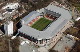 Fc kaiserslautern brachte gerritzen preußen kurz nach beginn der zweiten halbzeit in führung. 1 Fc Kaiserslautern Gegen Bor Monchengladbach Spiel Infos Dfb Pokal 1 Runde 2021 2022 Sport Bild De