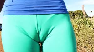 Amateur Latina Brunette Cameltoe Outdoors