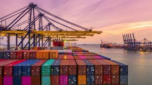 Container Ship Loading And Unloading In Premium Photo Freepik Photo Business Water In 2020 Cheap Shipping Containers Shipping Containers For Sale Logistics