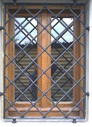 Grata a rombo occhio bottato da 14 mm, con zanzariera magnetica. Grate Ferro Jpg 330 454 Pixel Ventanas De Fierro Molduras De Ventanas Exteriores Ventanas De Hierro