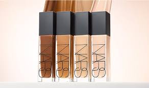 Natural Radiant Longwear Foundation NARS - Fond de teint pour un visage  lisse et éclatant