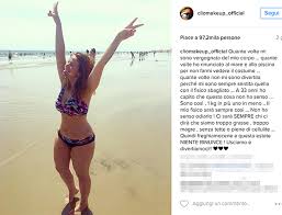 La foto che sta facendo discutere di cannes, sui social. Selvaggia Lucarelli I Bikini E L Attacco A Emma Ecco Le Vere Curve Morbide Giornale Di Sicilia