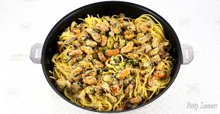 Pasta And Mussels Creamy Wine Sauce Seafood Pasta Recipes Dinner White Wine Sauce