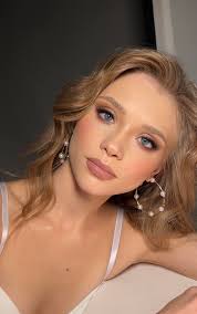 Hi Everyone🖤 my name is Fatima I also go by MUATIMA I am a Makeup Artist  out here in Tampa Florida, and would love for you guys to support and  follow us @