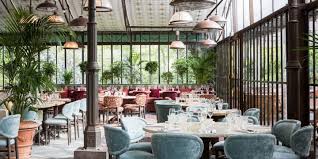 111 fromages, dont 11 fromages le restaurant propose plusieurs sélections thématiques permettant à chacun de découvrir ou redécouvrir les grands classiques ou les fromages. Paris Les Plus Beaux Restaurants Et Bars A Decoration Vegetale Paris Secret