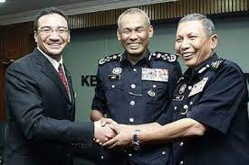 Beliau telah dilantik sebagai ketua polis negara pada 13hb september 2010, menggantikan tan sri musa hassan yang bersara. Ketua Polis Negara Baru Tan Sri Ismail Omar Aizatshafiq