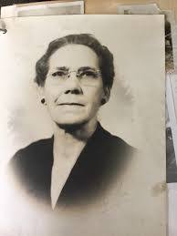 Sarah Nesmith's Instagram, Twitter & Facebook