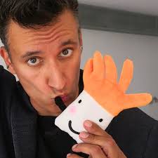 La periodista Sara Loscos habla de los 25 años del "Posa't la Gorra" en  Catalunya Ràdio