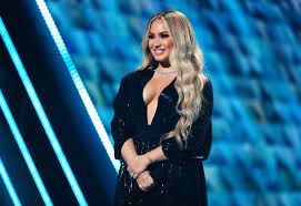 Demi lovato's new blonde haircolor! Demi Lovato Had Dazzling Platinum Blonde Hair At The 2020 People S Choice Awards Allure