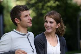 Sieh dir an, was thomas müller (mueller_thomas6) auf pinterest, der weltweit größten sammlung von ideen, entdeckt hat. Thomas Und Lisa Muller Bauen In Otterfing Die Grunde Fc Bayern