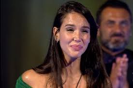 I due sono stati fidanzati e si sono lasciati prima che l'ex questo è il mio grande fratello, di veronica, non della figlia di bobby solo. Grande Fratello Vip 4 Vince Paola Di Benedetto Tra Gaffe E Liti In Finale