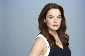 This beautiful lady is a mother and a poet. Top 10 Most Beautiful Canadian Women Hottest Women Of Canada