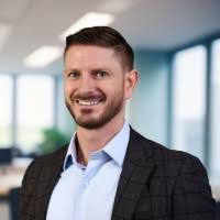 200+ Profile mit dem Suchbegriff „Russo“