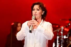 Ute Freudenberg zieht Bilanz: Kritik an Musikbranche und Schlager-Rente - Imagen principal del artículo