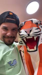 Hello, I want to share with you my last paper sculpture: