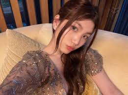 Who Is Granddaugthet of Samsung in Project