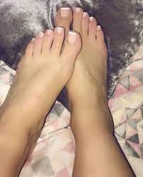 Follow Slayinqueens For More Poppin Pins In 2021 Acrylic Toes French Tip Acrylic Nails Feet Nails