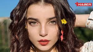 Yeliz Korkmaz Kimdir? Sosyal Medyanın Yıldızı Semiraminta Kimdir? - Yerköy  Haber Gazetesi 2025