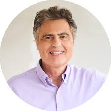 An inspiring encounter 🌟 It was an honor to welcome Dr.Henry Chan—an  exceptional man who had been wishing to come for many years. An osteopath  and President of the Association of Former