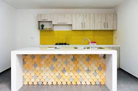 مطبخ اوميتال باللون الاصفر بتصميم مميز وجميل. ØªØµÙ…ÙŠÙ… Ù…Ø·Ø§Ø¨Ø® Ùˆ Ø¯ÙŠÙƒÙˆØ±Ø§Øª Ù…Ø·Ø§Ø¨Ø® Ø§Ù„Ù…Ù†Ø²Ù„ Ù‡ÙŠ Ù…Ù† Ø£Ù‡Ù… Ø¹ÙˆØ§Ù…Ù„ Ø§Ù„ØªØµÙ…ÙŠÙ… Ø§Ù„Ø¯Ø§Ø®Ù„ÙŠ Ø§Ù„Ù…Ù…ÙŠØ² ÙÙŠ Ø§Ù„Ø¨ÙŠØª