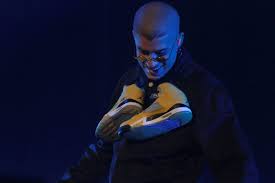 Música bad bunny crea su propio diseño de tenis adidas originals en esta primera entrega, el cantante le da vida a una nueva versión de las icónicas tenis forum buckle low de la marca de ropa. Mofongo Kicks On Twitter Compre Las Tokyo Pa Usarlas De Collar Bad Bunny En 25 8