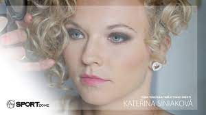 Siniaková povolila jediný gem číňance wangové, vondroušová porazila ve třech setech estonku kontaveitovou. Tenistka Katerina Siniakova Nafotila Dalsi Serii Fotek Pro Att Investments Youtube
