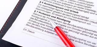 Von anfang und ende der ausbildung über die konkrete arbeitszeit bis hin zur vergütung. Ausbildungsvertrag Endet Automatisch Mit Bestandener Letzter Prufung Zwp Online Das Nachrichtenportal Fur Die Dentalbranche