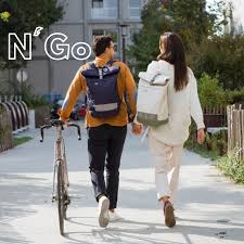 A Backpack That Recycles Bottles It S Possible Thanks To The Ngoshoes Brand Vegan Backpacks Recycled And Manufactured In A Fair And Respon En 2020 Ecologie