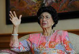 Apart from making dr siti hasmah's biography as the main reference, we will also ask her to share with us incidents with dr mahathir which are not in the book. Malaysia All For Peacekeeping Says Tun Dr Siti Hasmah
