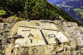 La situazione a livello sanitario continua a essere. Tre Confini Italia Svizzera E Austria Bild Von Vinschgau Sudtirol Tripadvisor