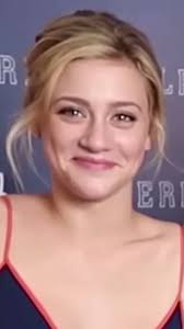 Camila Mendes e a Confusão com Português em Riverdale