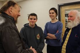 Gwynne Dyer chats with TOSH students about politics, unemployment and  populism