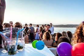 Top Des Rooftops Et Lieux Festifs A Decouvrir A Marseille Cet Ete Marseille Decouvrir Lieux