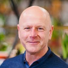 Joe Riddell's Instagram, Twitter & Facebook