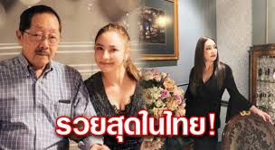 ณัฏฐินี เจียรวนนท์ หรือ นาตาลี เจียรวนนท์ ชื่อเล่น ลี เป็นนักแสดงหญิงไทย เกิดเมื่อวันที่ 26 ธันวาคม พ.ศ. Meearai Com Fashion Crown Jewelry
