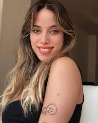 Dara Munoz's Instagram, Twitter & Facebook