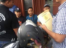 Perkara itu disah menteri dalam negeri tan sri muhyiddin yassin. Polri Berjaya Tangkap Jamal Yunos