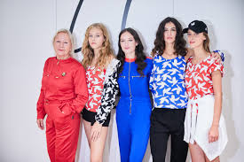 Defile Printemps Ete 2019 Joyeux Chez Agnes B Firstluxe Regarder en streaming illimité gratuit tous les films de diane rouxel, les films de diane rouxel en téléchargement gratuit uptobox, uploaded, 1fichier et du streaming gratuit sur vk, youwatch, exashare avec liberty land, c'est une nouvelle façon de vivre votre passion. www firstluxemag com