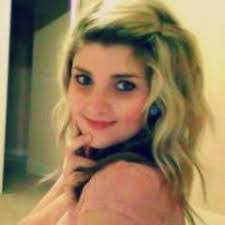 Loretta Crowe's Instagram, Twitter & Facebook