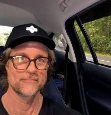 Did anyone else notice that you could hear Martin's/Jack's New Zealand  accent in the beginning of season 6? I didn't realize he was from New  Zealand until hearing that episode and wondering