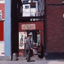 Marcheur Sur La Rue St Lurent A La Hauteur Du Quartier Chinois De Montreal Archives De Montreal Vm94 Ad068 033 514 Mtl Yul Montreal Montreal Montre