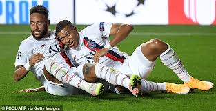 Der kylian mbappe song von super heroes song mp3 download file video clip audio full free uploaded by @super heroes music. Neymar And Kylian Mbappe Are On Song As Psg Near Champions League Glory And Brazil Star Plays Leader Aktuelle Boulevard Nachrichten Und Fotogalerien Zu Stars Sternchen
