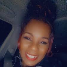 Iris Mosley's Instagram, Twitter & Facebook