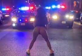 Lady Twerks And Parades Naked Booty To Cops During Black Lives Matter Demos  - Jokes Etc - Nigeria