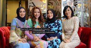 Saiful bukhari semasa perkahwinannya dengan nik suryani megat deraman. Alahai Manisnya 4 Beradik Ni Bergaya Unik Di Hari Raya Nampak Fashionable Tau Nona