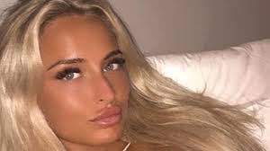 Kim Witherspoon's Instagram, Twitter & Facebook