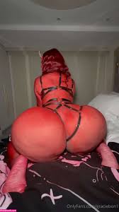 Gracie Bon aka graciebon1 - Bedroom Sextape - intimate encounter from her bedroom